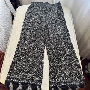 Women's Blue and White Patterned Pants